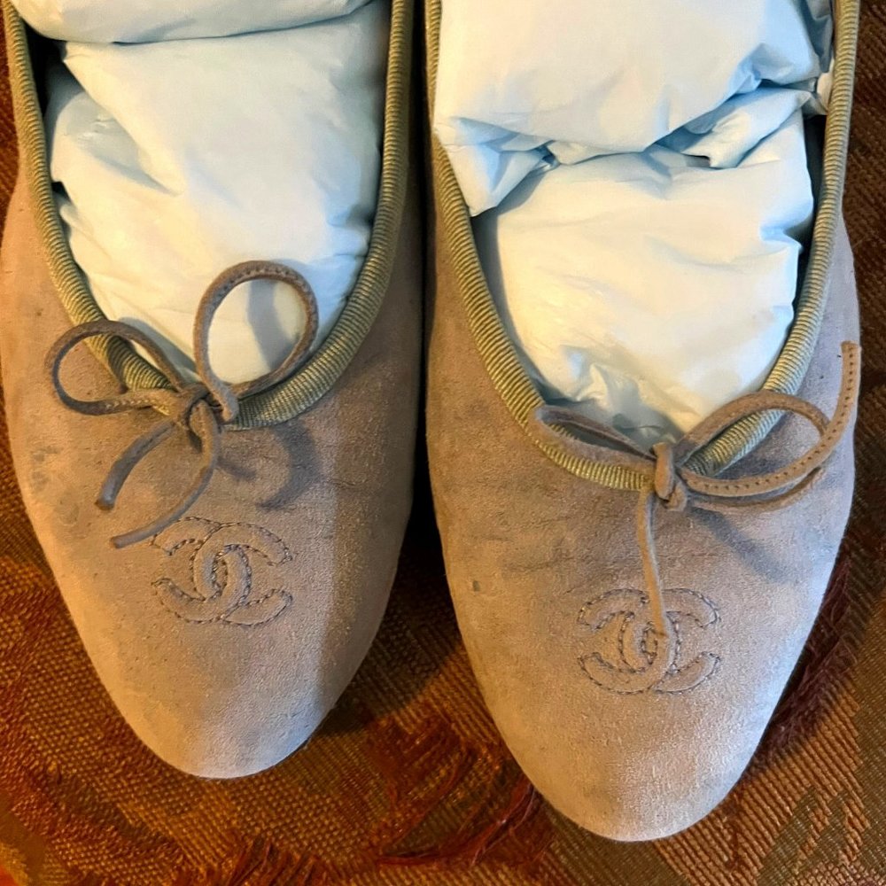 100% CHANEL Blue/Gray Suede CC Ballet Shoe 40 10